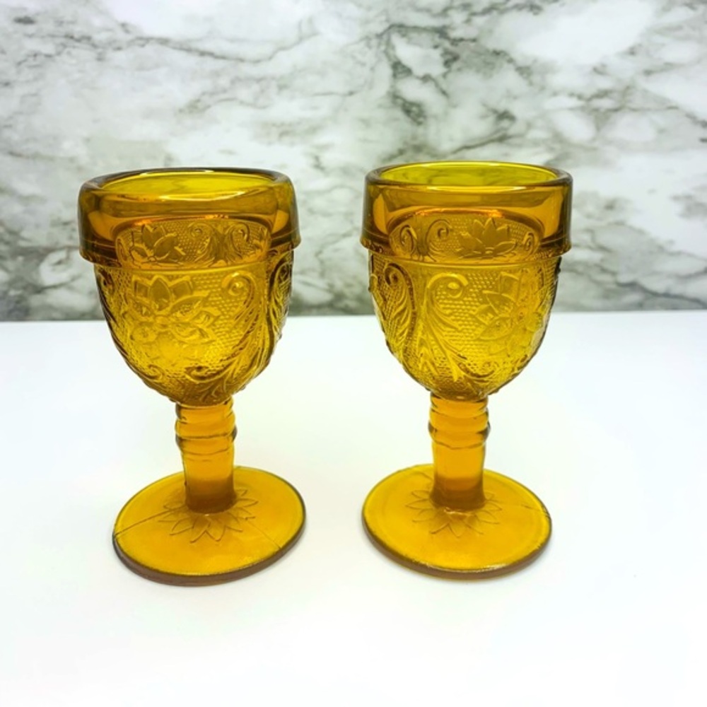Set of vintage of Indiana Glass Co Amber sandwich pattern cordial glasses